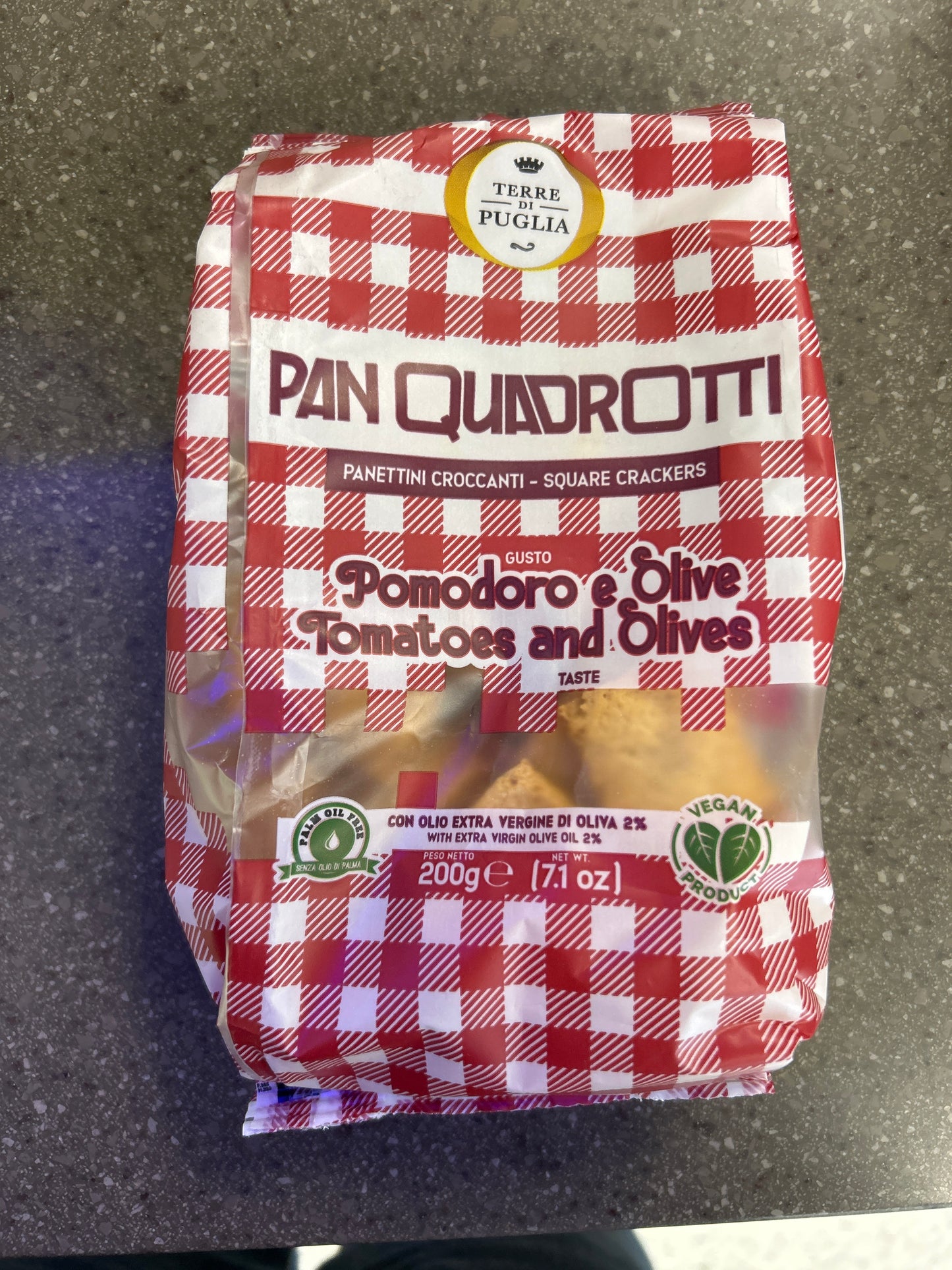 Pan Quadrotti Tomato & Olive crackers